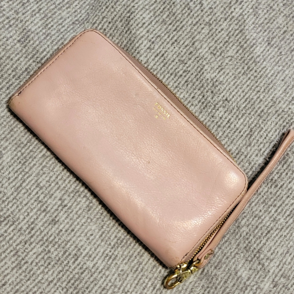 FOSSIL Pink Leather Wristlet Wallet Clutch